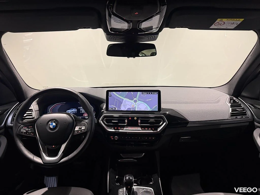 BMW X3 xDrive20d Värmare Drive Assist Tonade Rutor 18" Rattv. 0kW