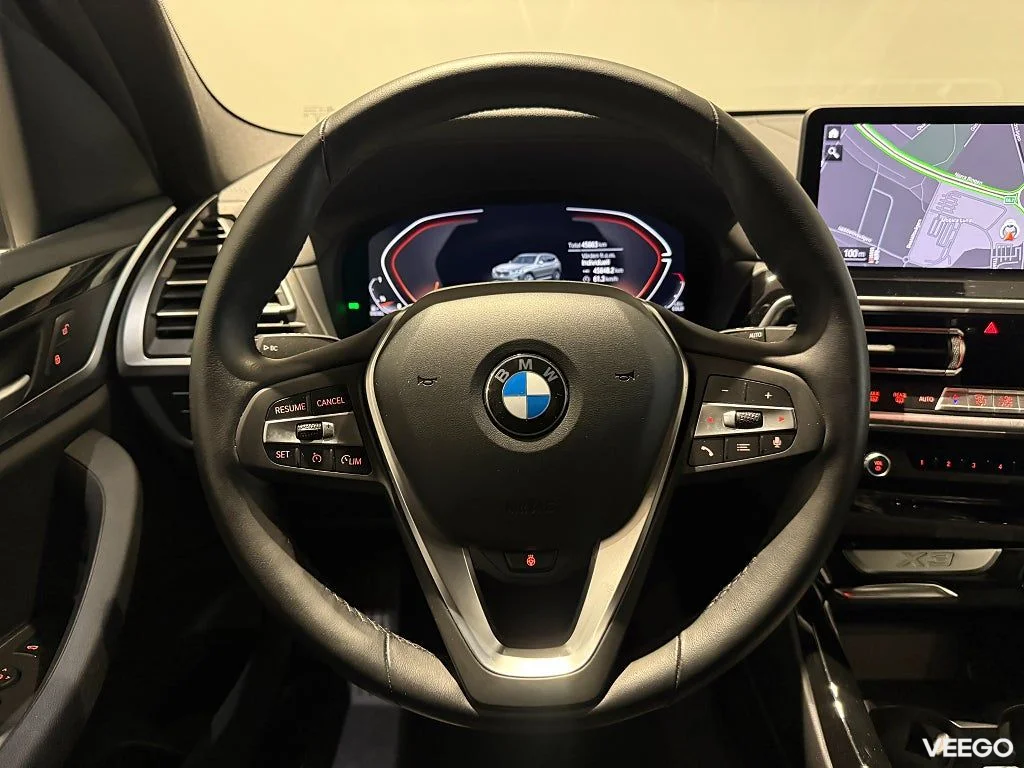 BMW X3 xDrive20d Värmare Drive Assist Tonade Rutor 18" Rattv. 0kW