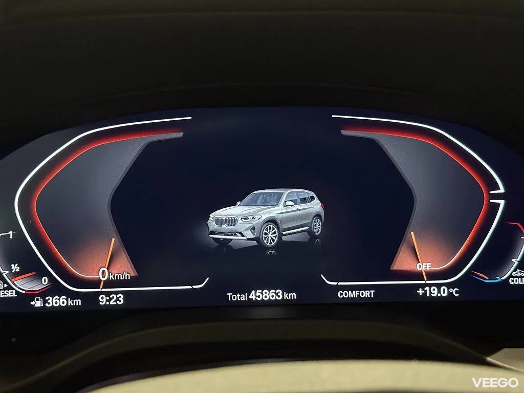 BMW X3 xDrive20d Värmare Drive Assist Tonade Rutor 18" Rattv. 0kW