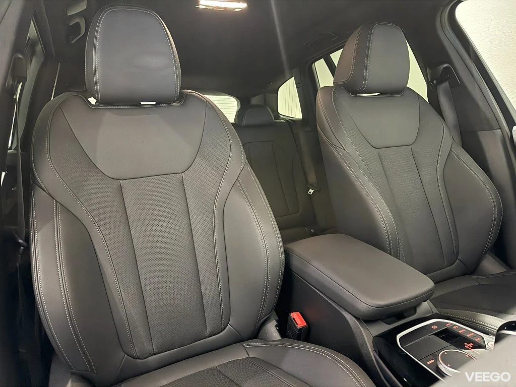 BMW X3 xDrive20d Värmare Drive Assist Tonade Rutor 18" Rattv. 0kW