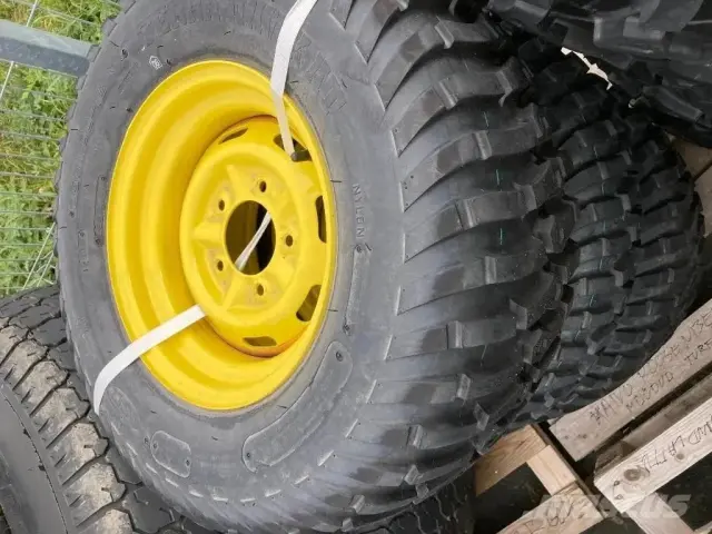 Image of John Deere XUV835/865M/R John Deere Gator XUV veljed koos rehvidega