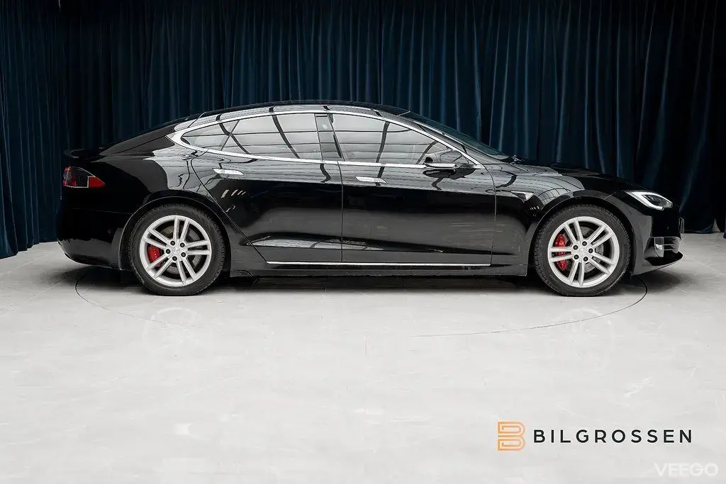 Tesla Model S Performance 761hk Uppgr AP Summon P-Värm Pano 560kW