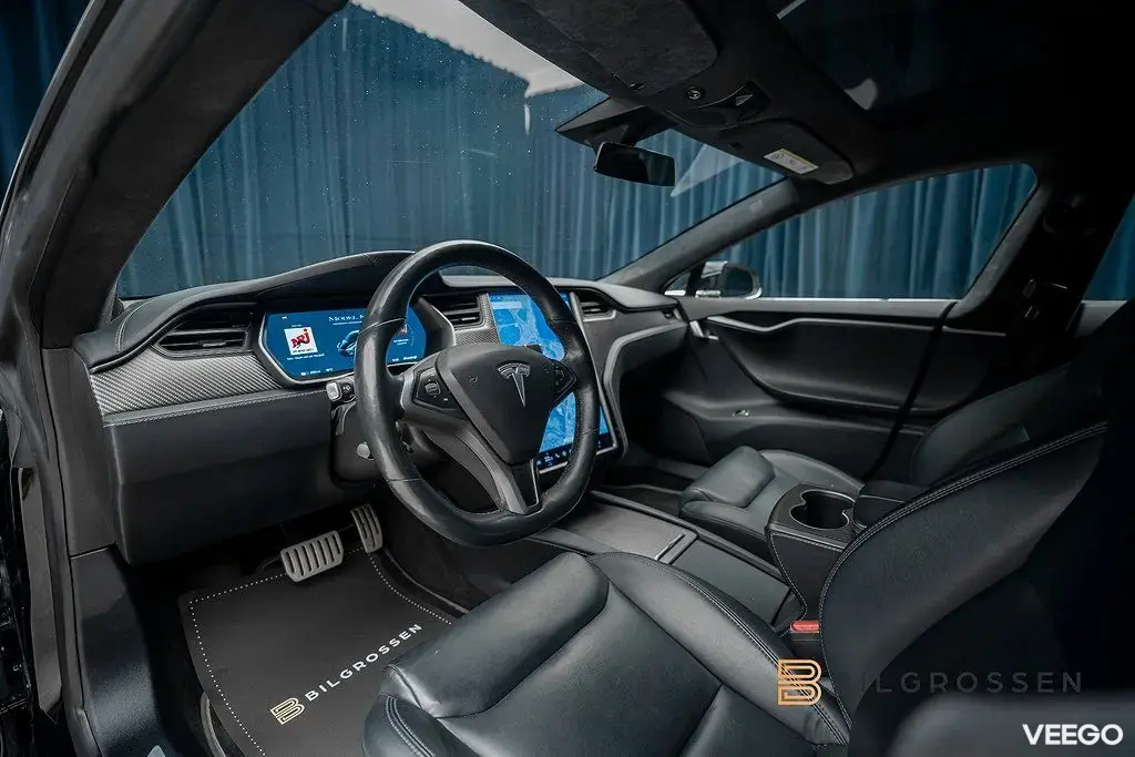 Tesla Model S Performance 761hk Uppgr AP Summon P-Värm Pano 560kW