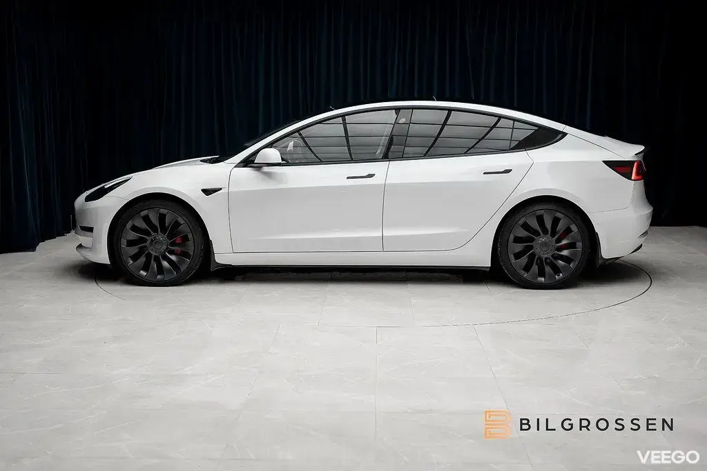 Tesla Model 3 Performance 513hk Autopilot Premium 377kW