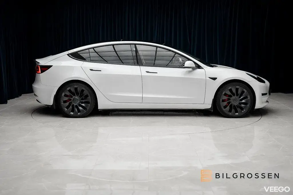 Tesla Model 3 Performance 513hk Autopilot Premium 377kW