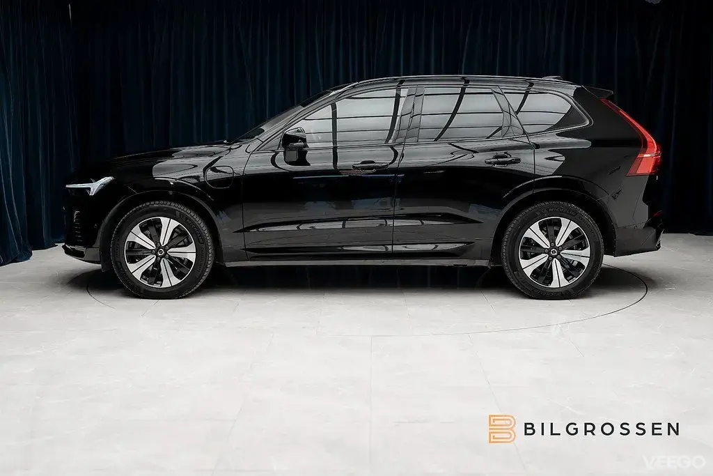 Volvo XC60 Recharge T6 AWD Plus Dark Panorama Drag 257kW