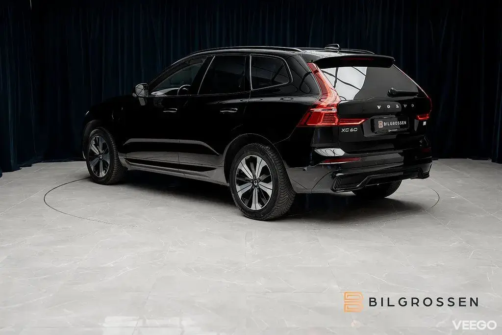 Volvo XC60 Recharge T6 AWD Plus Dark Panorama Drag 257kW