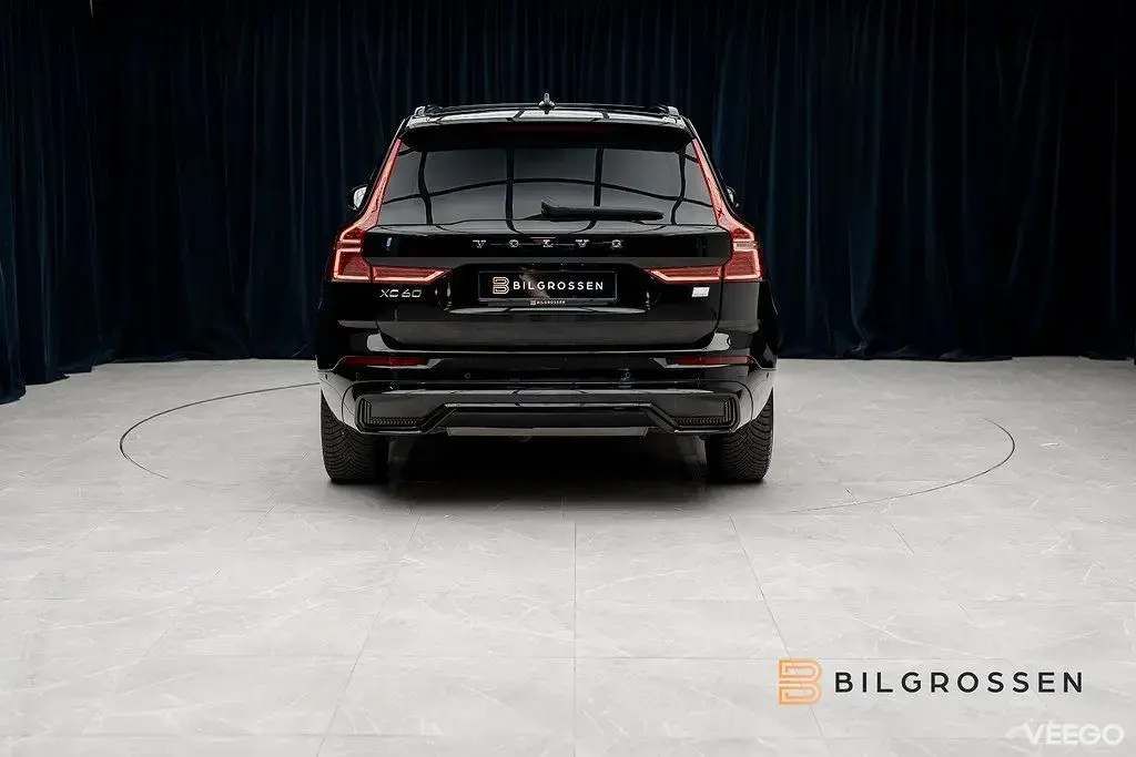 Volvo XC60 Recharge T6 AWD Plus Dark Panorama Drag 257kW