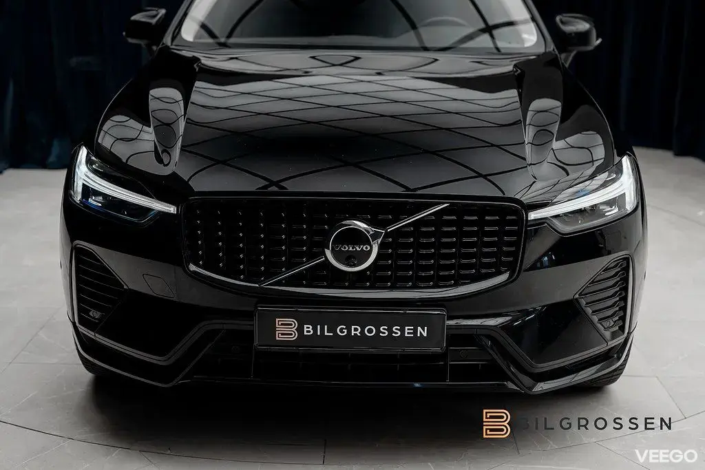 Volvo XC60 Recharge T6 AWD Plus Dark Panorama Drag 257kW
