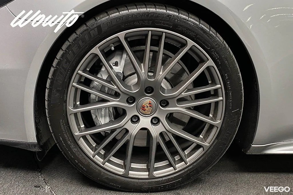 Porsche Panamera 4 E-Hybrid PDK 462HK /Pano /Bose /360 340kW