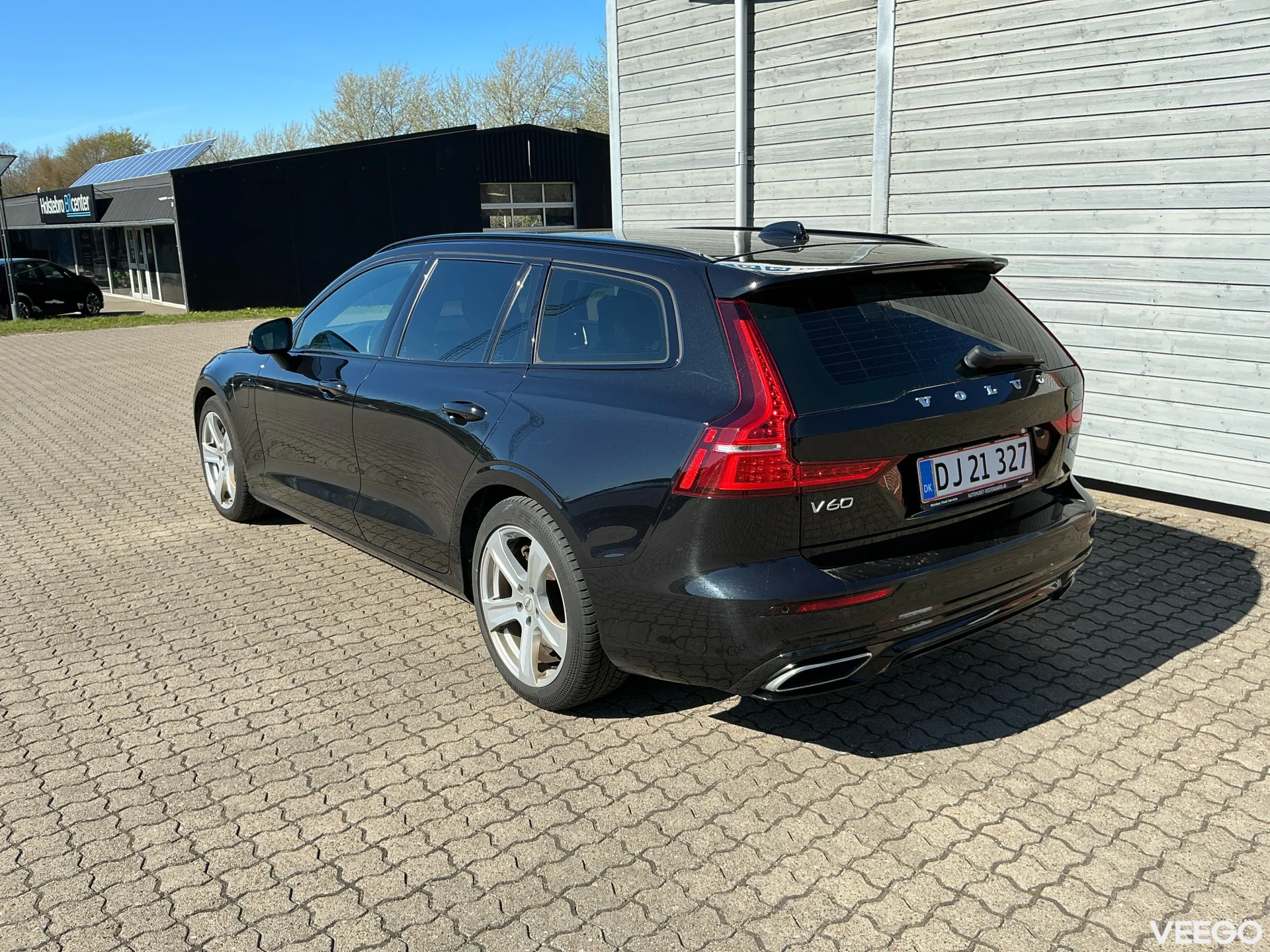 Volvo V60 T6 R-Design Recharge AWD 252kW