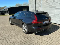 Volvo V60 T6 R-Design Recharge AWD 252kW thumbnail