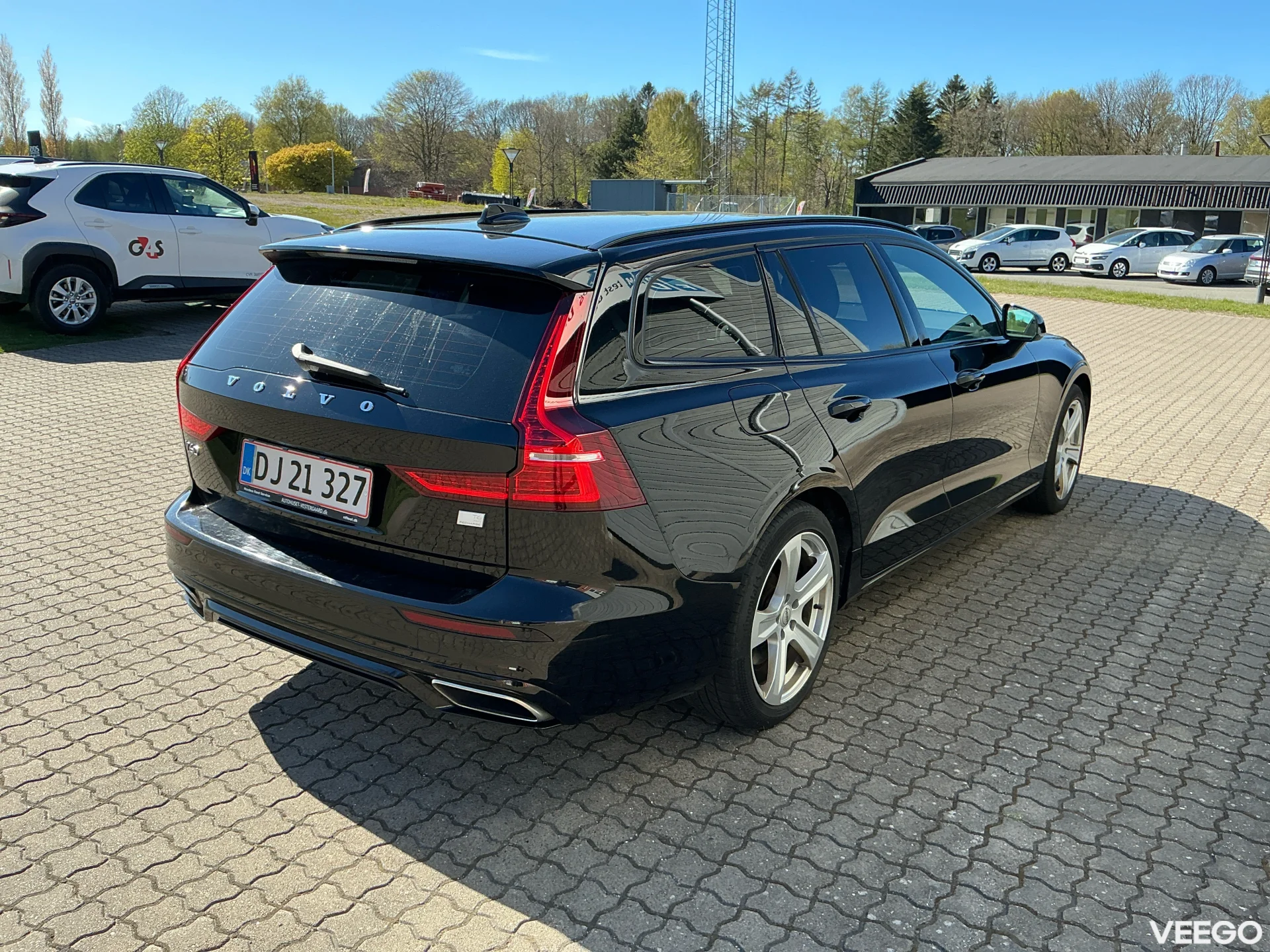 Volvo V60 T6 R-Design Recharge AWD 252kW