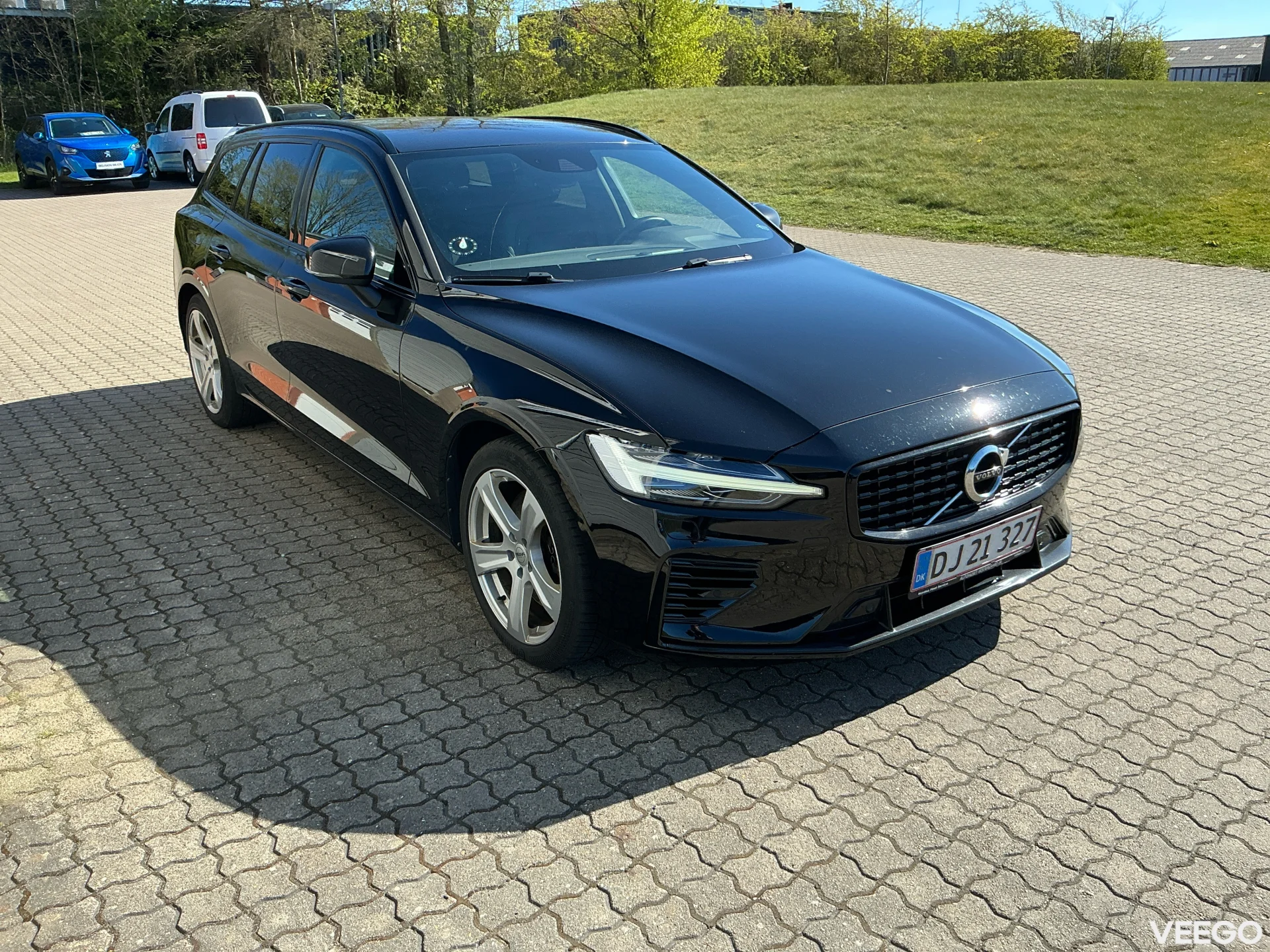Volvo V60 T6 R-Design Recharge AWD 252kW