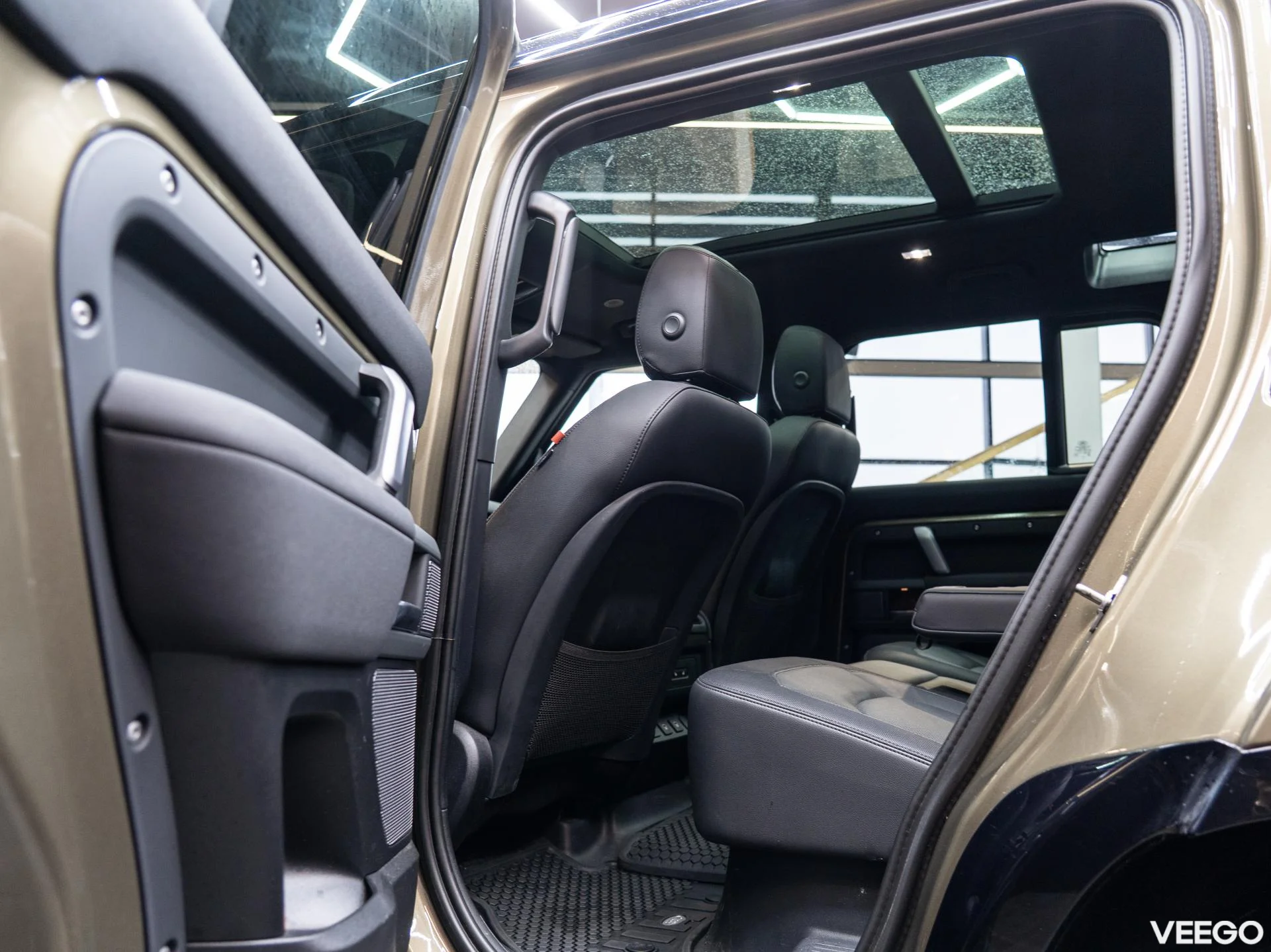 Land Rover Defender 3.0 221kW