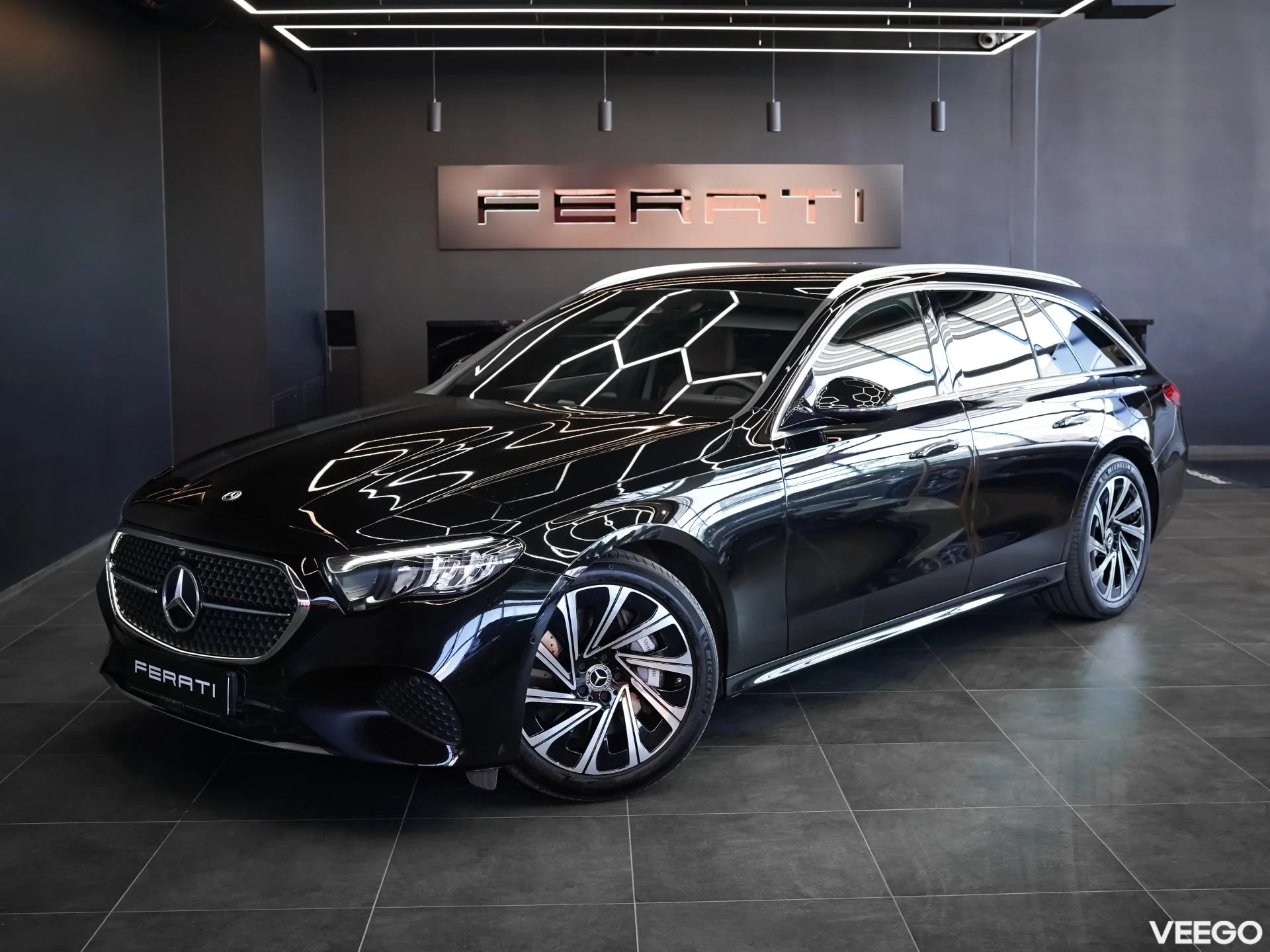 Mercedes-Benz E300 2.0 150kW