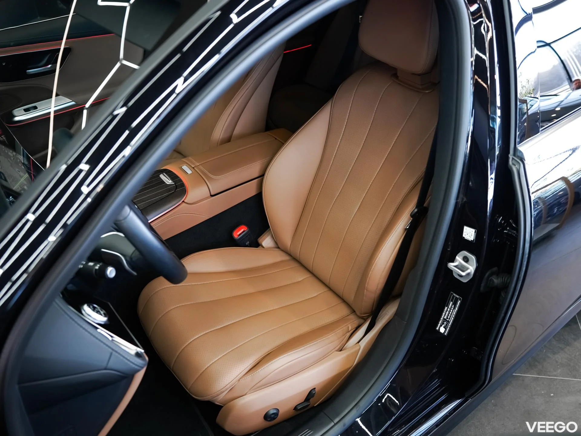 Mercedes-Benz E300 2.0 150kW