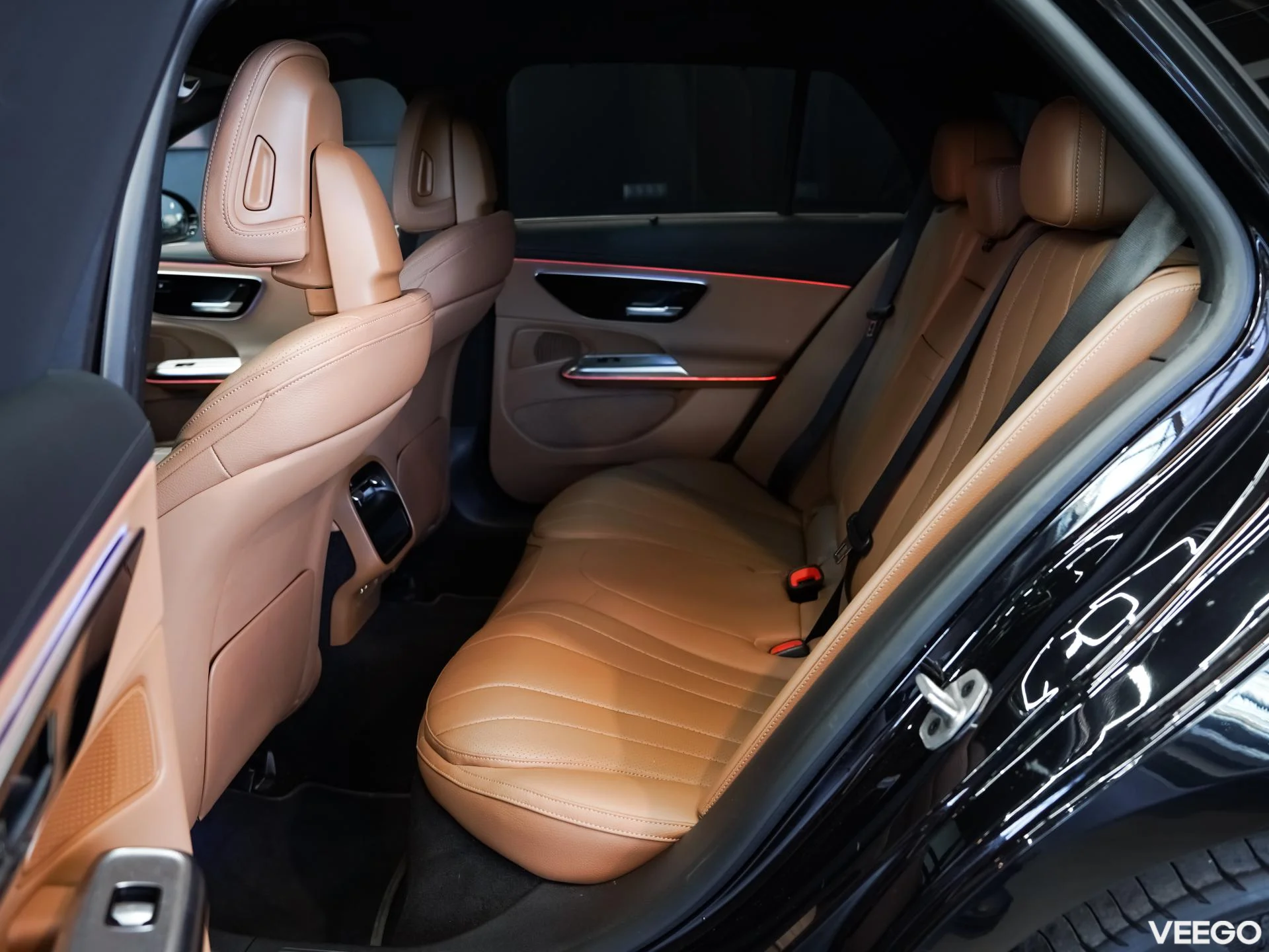 Mercedes-Benz E300 2.0 150kW