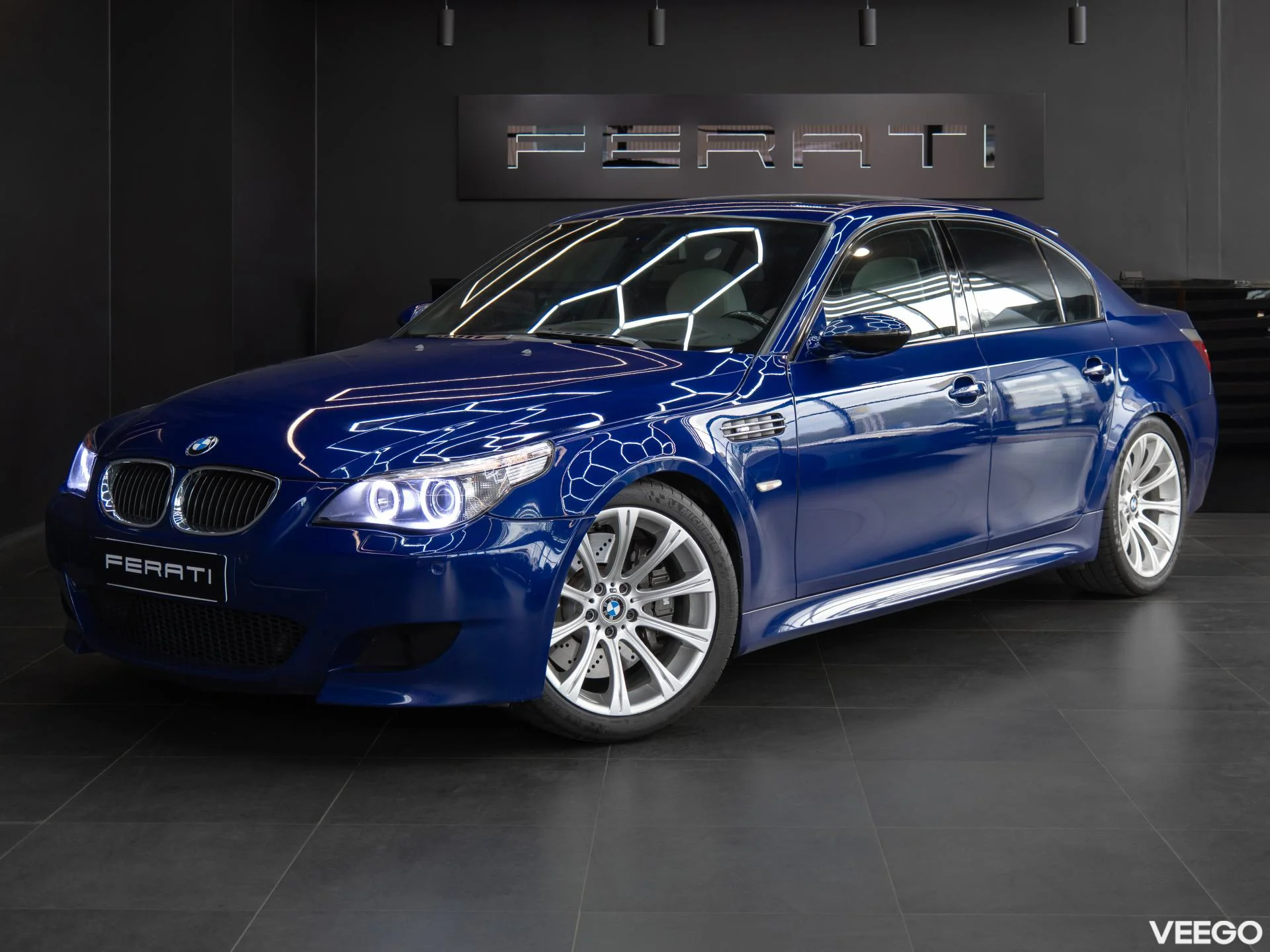 BMW M5 5.0 V10 373kW