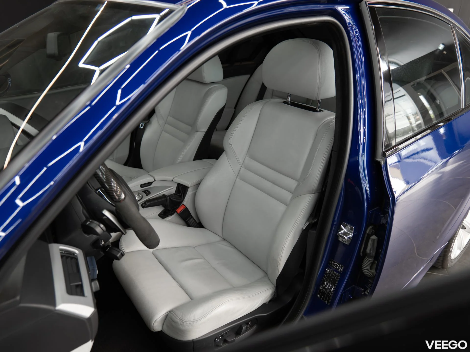 BMW M5 5.0 373kW