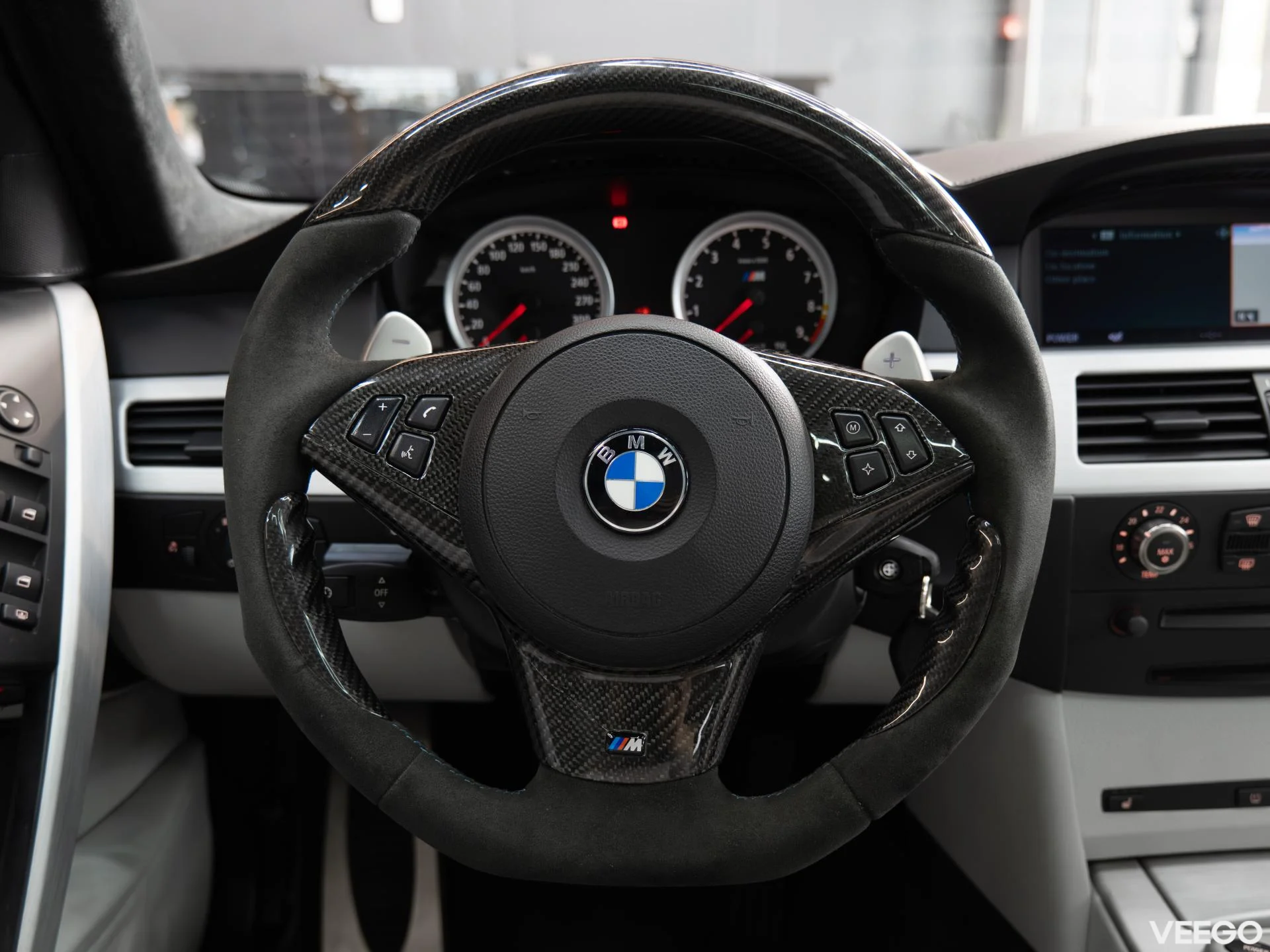 BMW M5 5.0 373kW