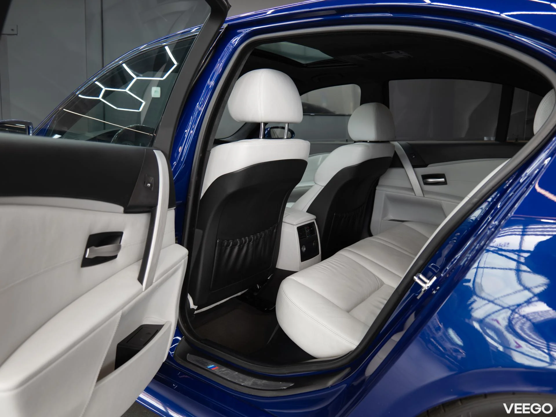 BMW M5 5.0 373kW