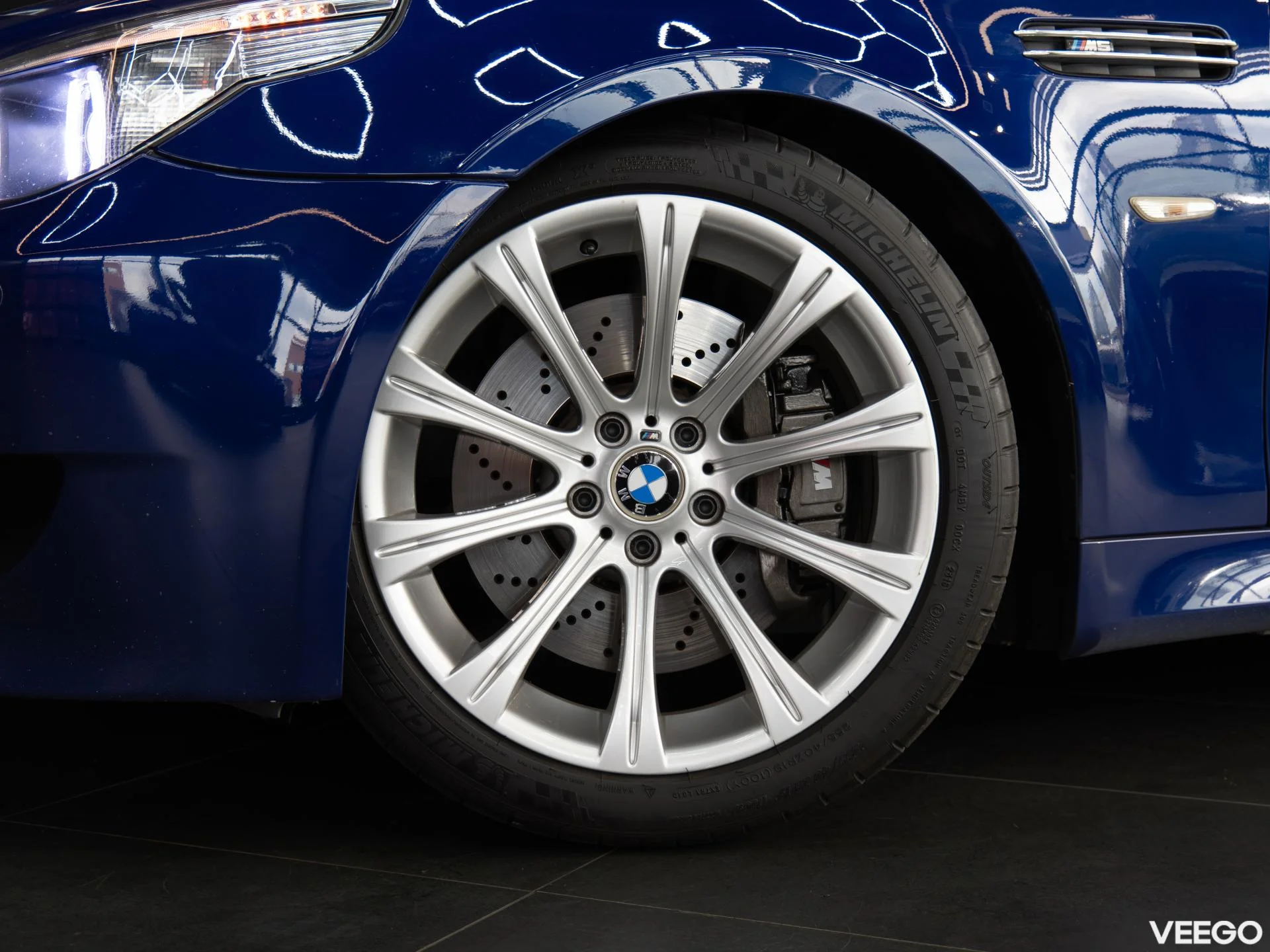 BMW M5 5.0 373kW