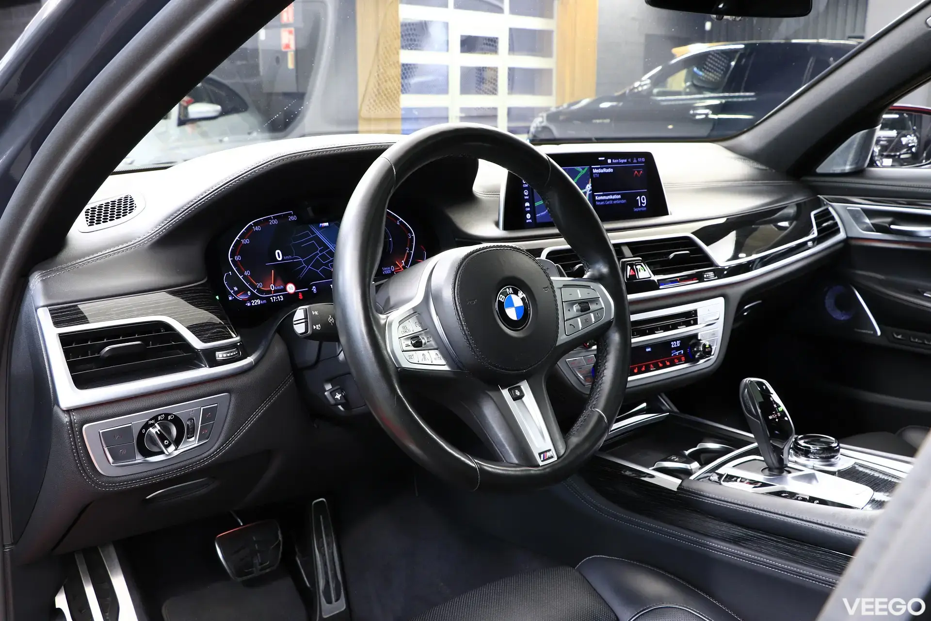 BMW 750 4.4 390kW