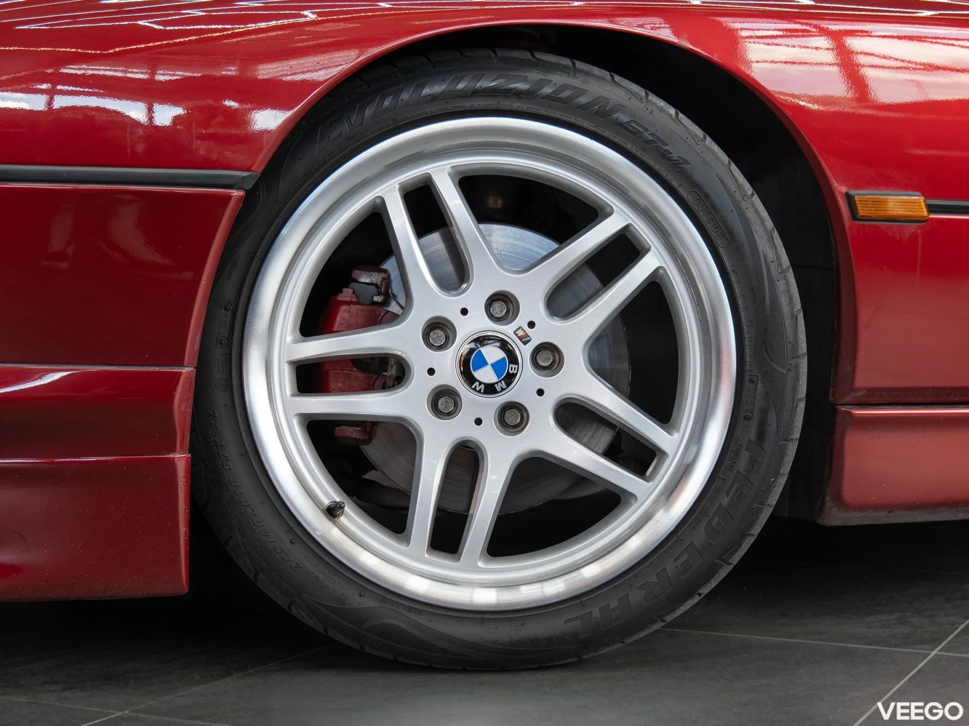 BMW 850 5.0 220kW