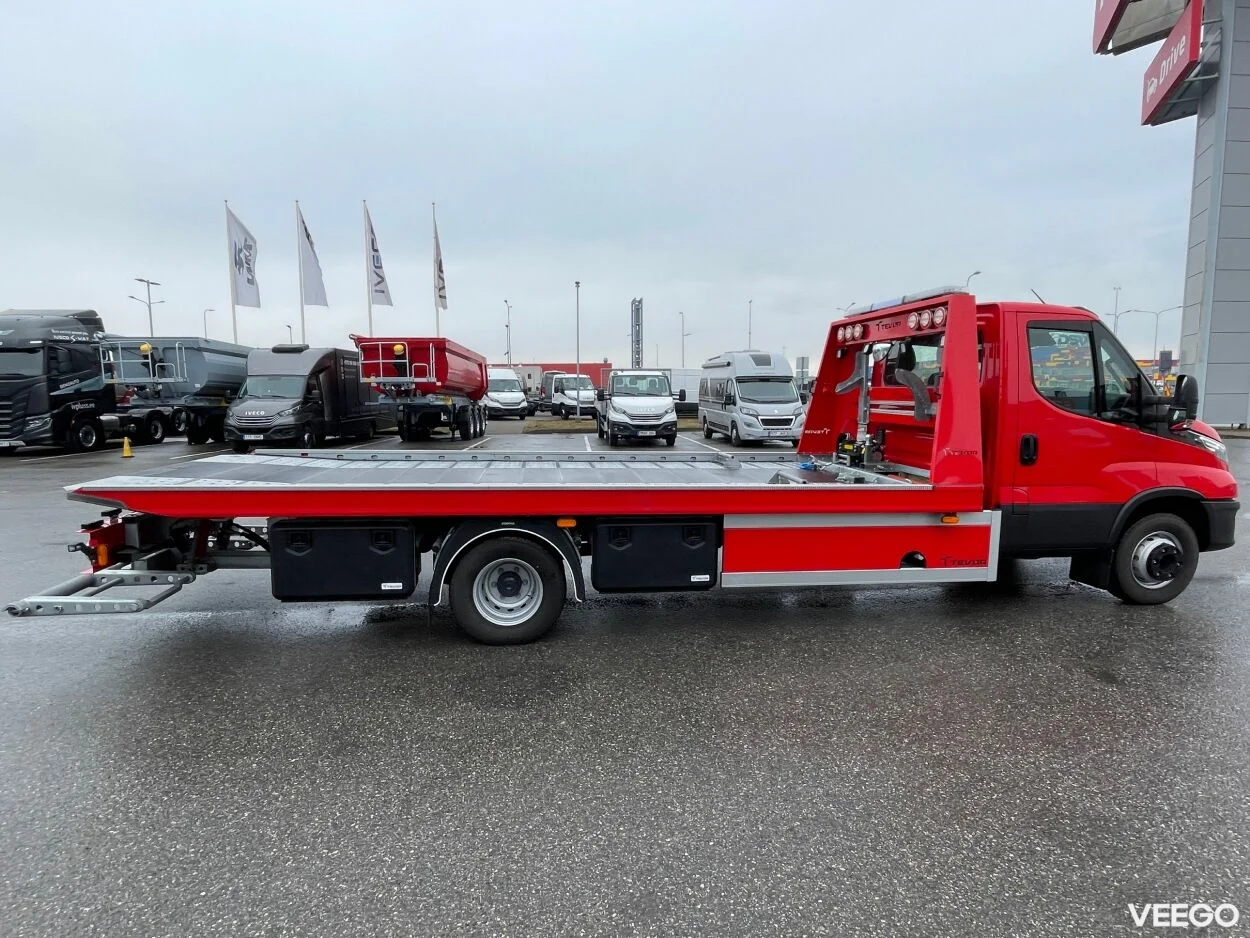 Iveco Daily  70C18H/P Tevor puksiirauto 3 129kW