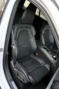 Volvo XC90 T8 TWIN ENGINE AWD R-DESIGN RECHARGE INTELLI SAFE 2 288kW thumbnail