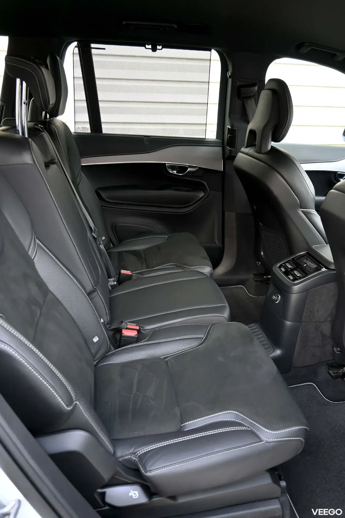Volvo XC90 T8 TWIN ENGINE AWD R-DESIGN RECHARGE INTELLI SAFE 2 288kW