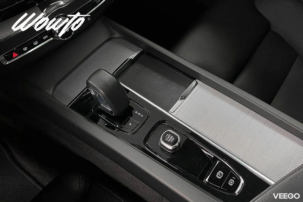 Volvo XC60 Recharge T6 AWD 350HK Core Edt /Pano /Drag /Moms 257kW