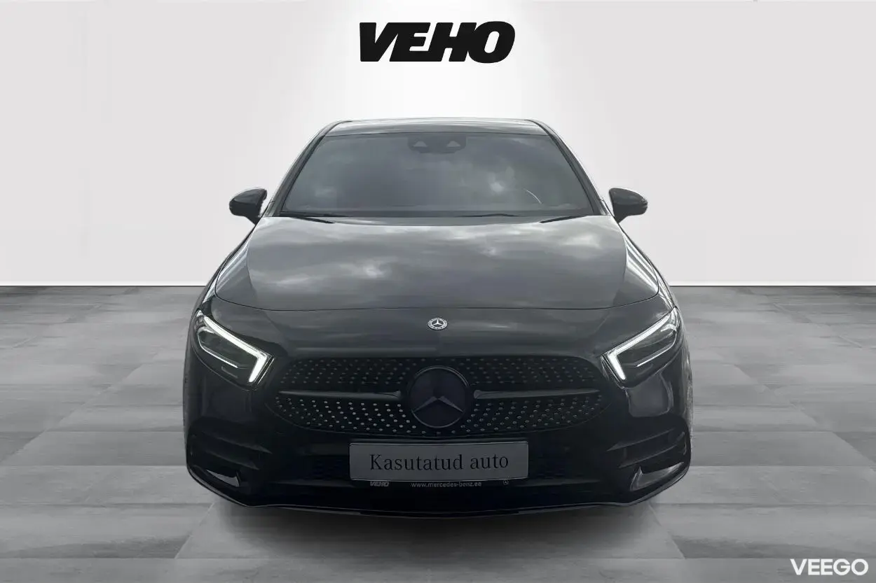 Mercedes-Benz A220 4Matic AMG night pakett 2 140kW