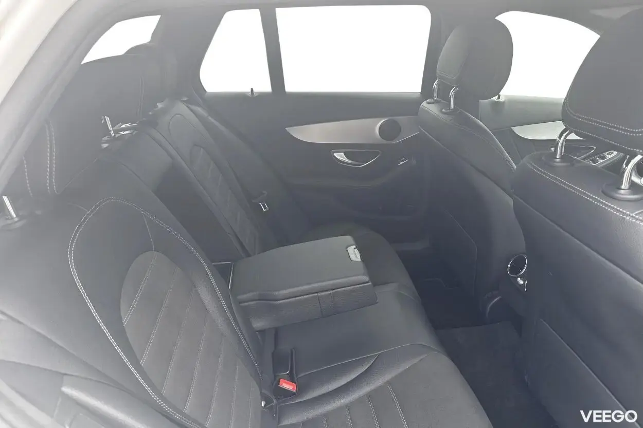 Mercedes-Benz C220 d 4matic AMG pakett 2 143kW