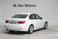 BMW 320 xDrive 2 140kW thumbnail