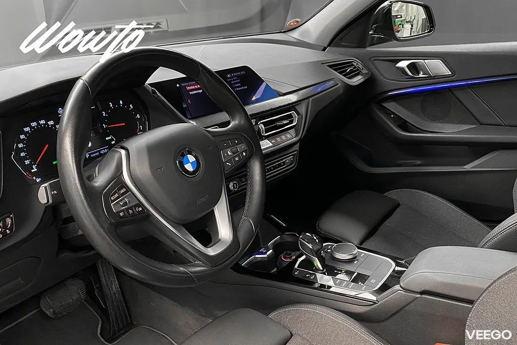 BMW 118 i 140HK Sport Line /PDC 103kW