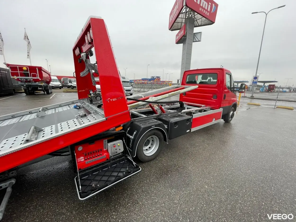 Iveco Daily  70C18H/P Tevor puksiirauto 3 129kW