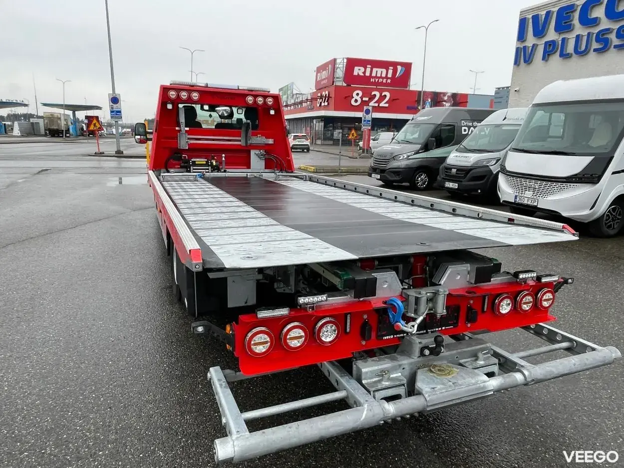 Iveco Daily  70C18H/P Tevor puksiirauto 3 129kW