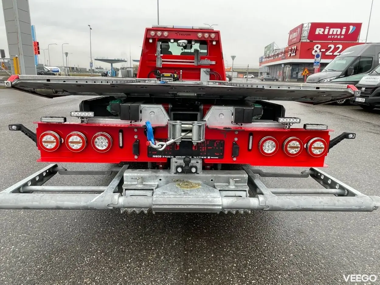 Iveco Daily  70C18H/P Tevor puksiirauto 3 129kW