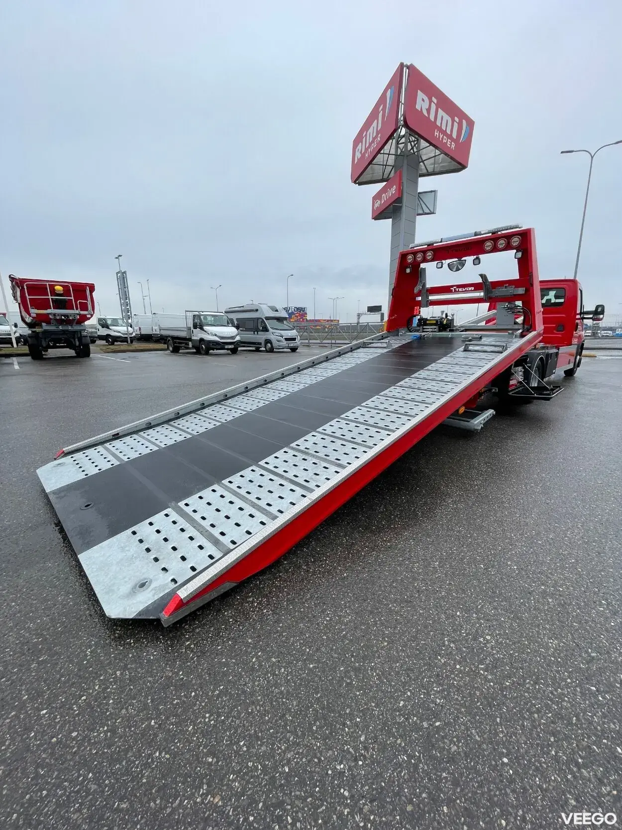 Iveco Daily  70C18H/P Tevor puksiirauto 3 129kW