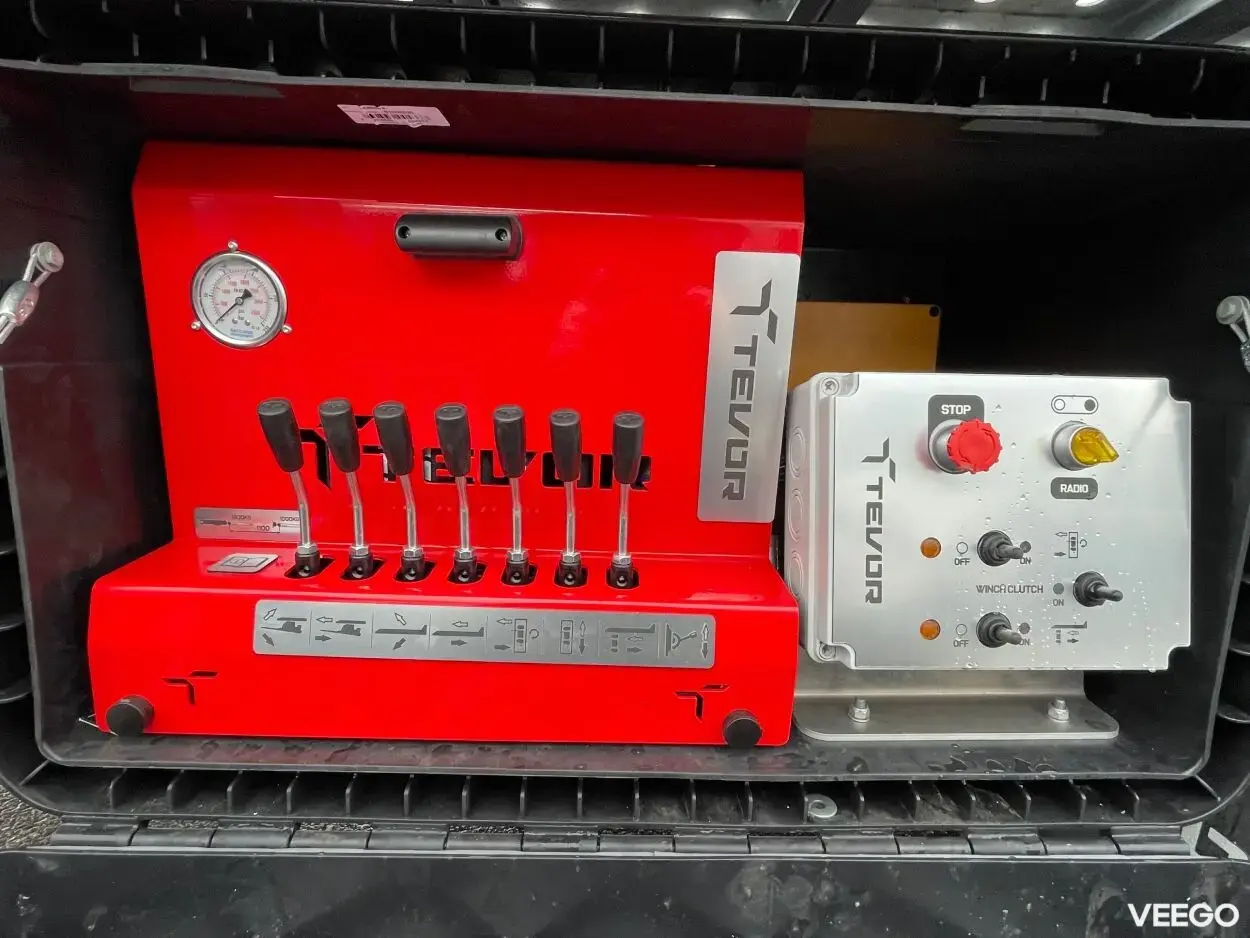 Iveco Daily  70C18H/P Tevor puksiirauto 3 129kW