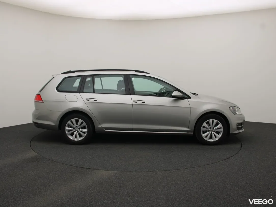 Volkswagen Golf 1.6 81kW