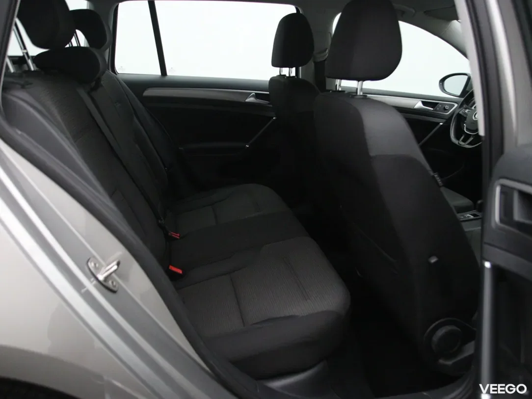 Volkswagen Golf 1.6 81kW