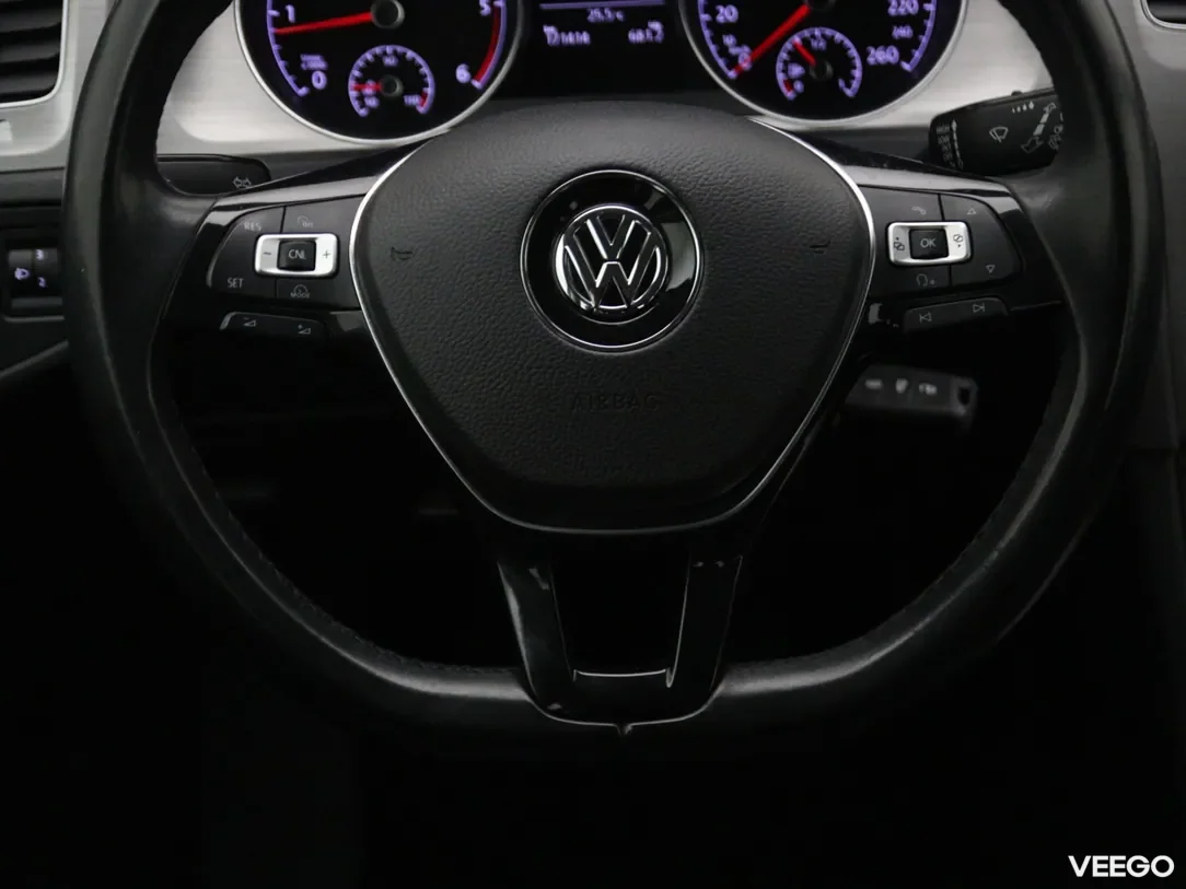 Volkswagen Golf 1.6 81kW