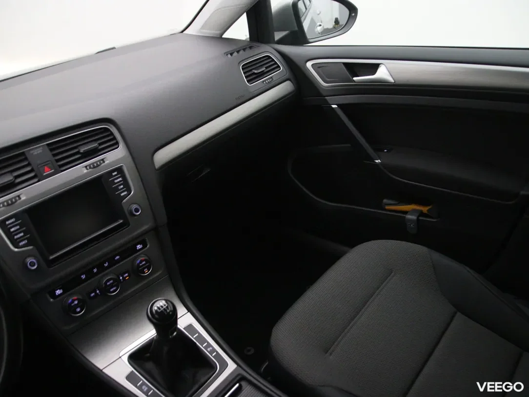 Volkswagen Golf 1.6 81kW