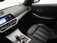 BMW 320 2 135kW thumbnail
