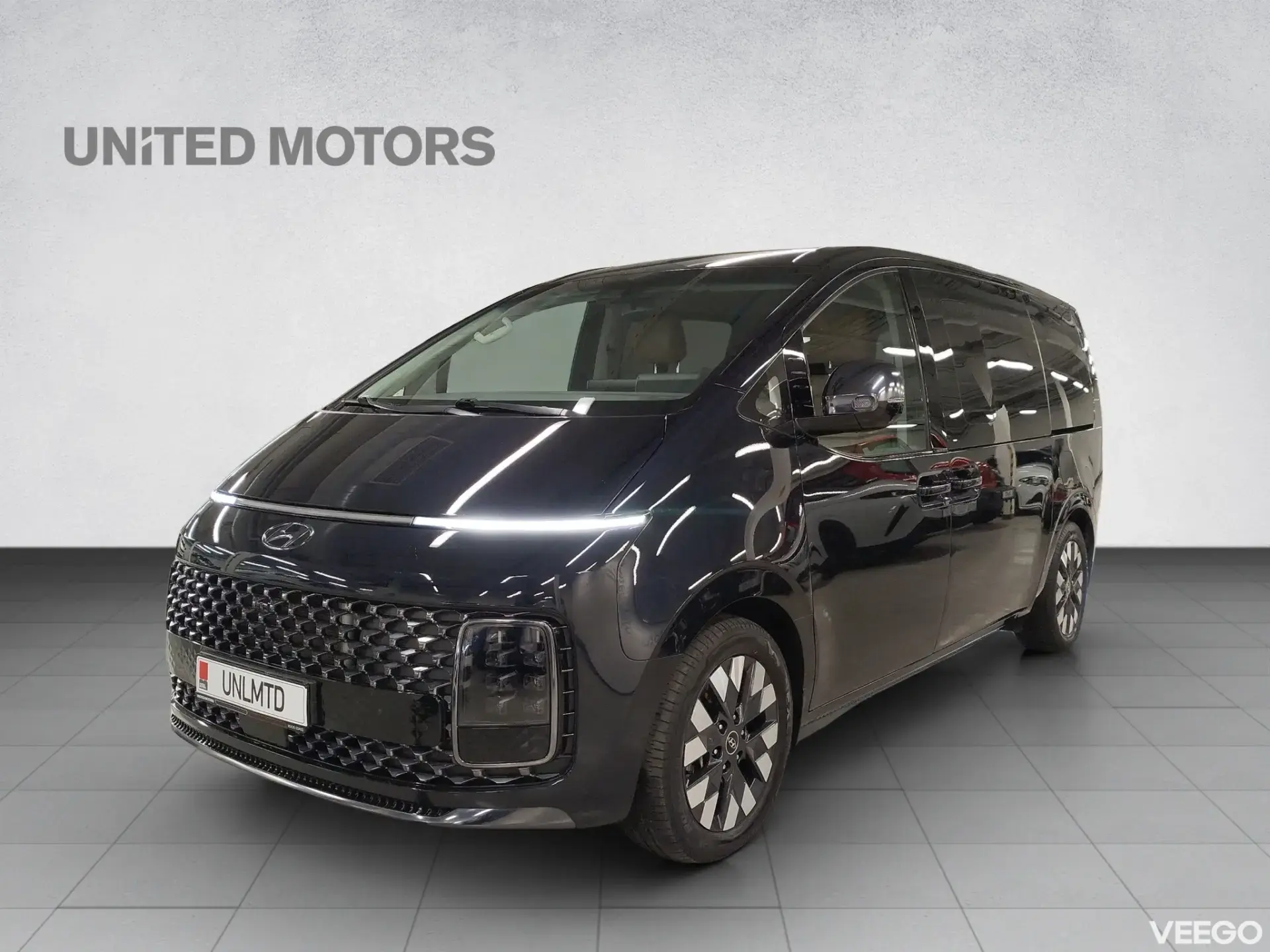 Hyundai STARIA PREMIUM 7-sitzer 8 AT 4WD Signature 130kW
