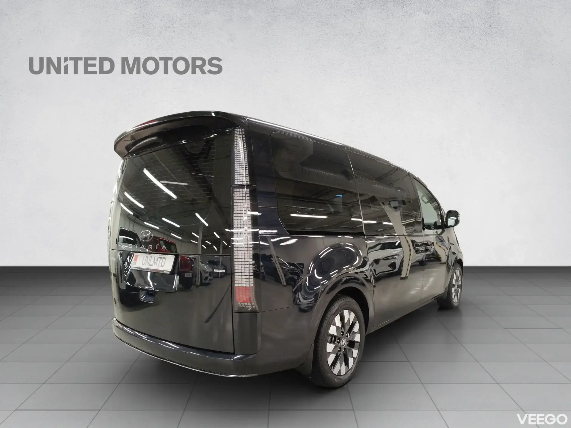 Hyundai STARIA PREMIUM 7-sitzer 8 AT 4WD Signature 130kW