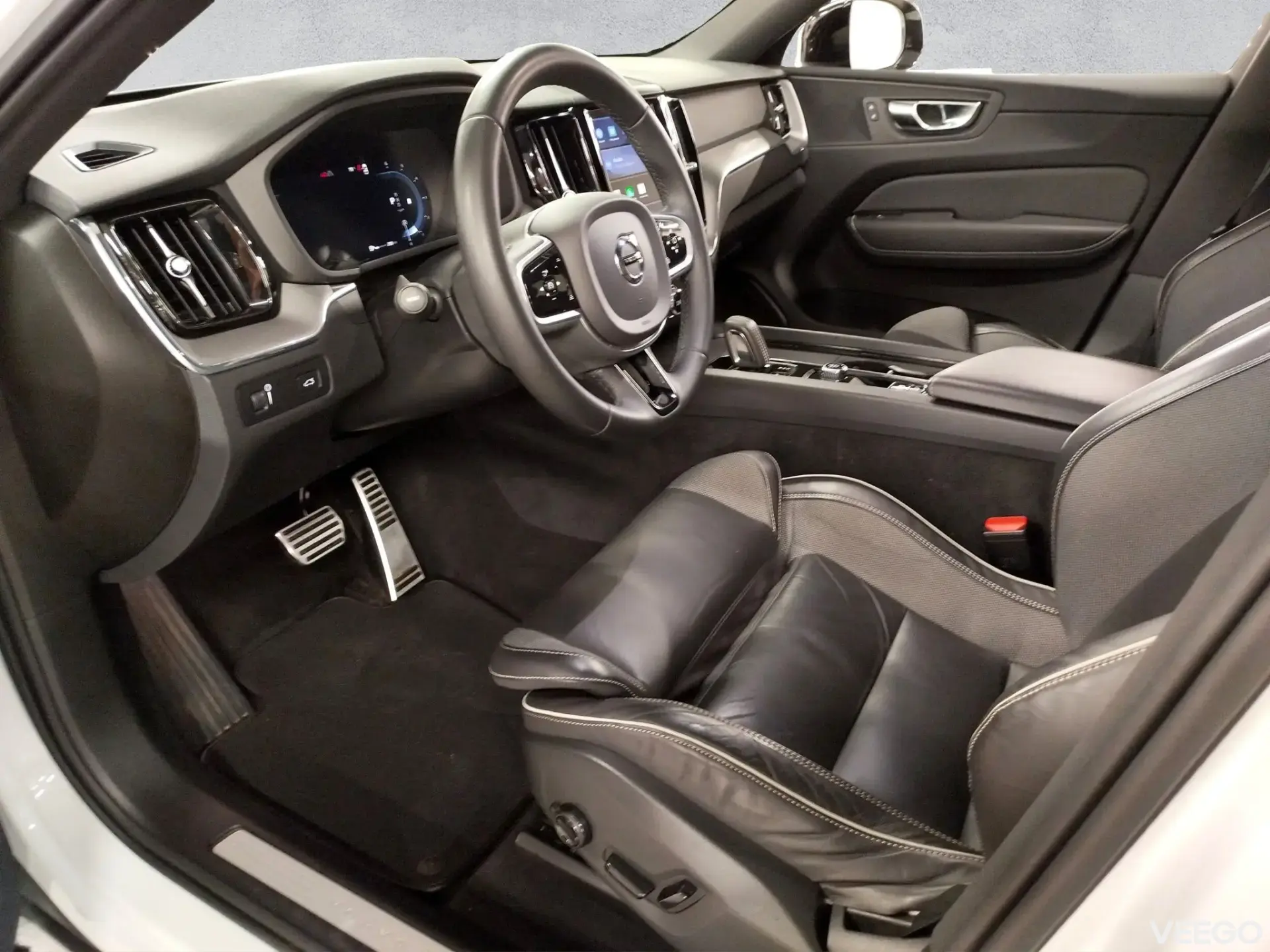 Volvo XC60 B4 R-Design 2 145kW